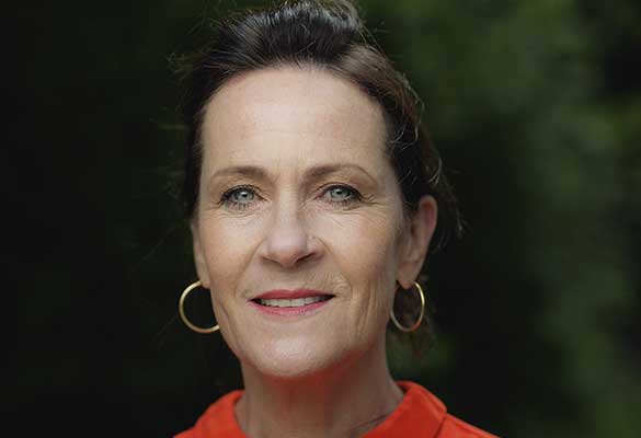 Vigdis Hjorth er aktuell med essaysamlingen Vigdis Hjorth har mottatt Dobloug-prisen 2018 sammen med lyriker Helge Torvund. Prisen består av et kalligrafert diplom og et prisbeløp på 200 000 svenske kroner.