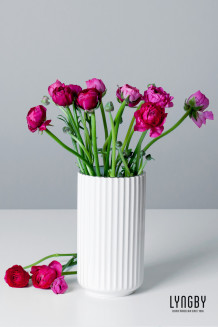 Lyngby vase hvit med sølvkant, H 20 cm